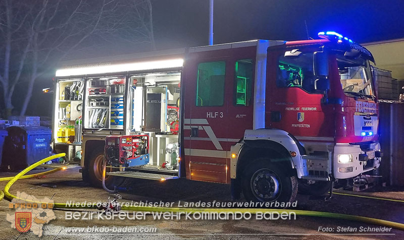 20250207_Brand auf einem Lagerplatz in Tribuswinkel Foto: Stefan Schneider BFKDO BADEN 20250207_Brand auf einem Lagerplatz in Tribuswinkel Foto: Stefan Schneider BFKDO BADEN