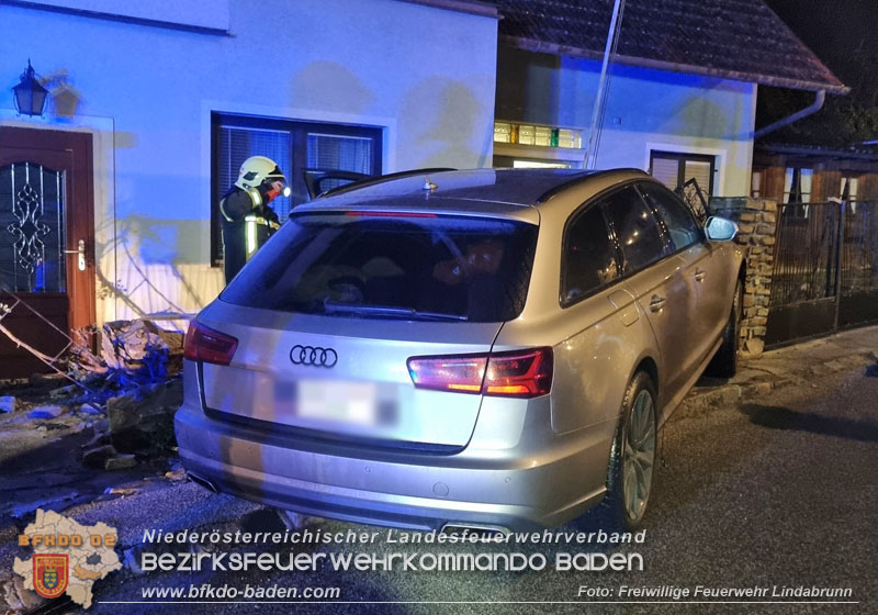 20250213_Lenkerin entfernt sich von Unfallstelle in Lindabrunn  Foto: FF Lindabrunn