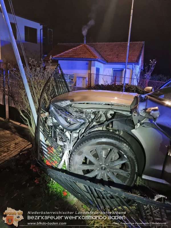 20250213_Lenkerin entfernt sich von Unfallstelle in Lindabrunn  Foto: FF Lindabrunn