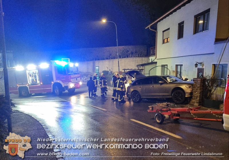 20250213_Lenkerin entfernt sich von Unfallstelle in Lindabrunn  Foto: FF Lindabrunn