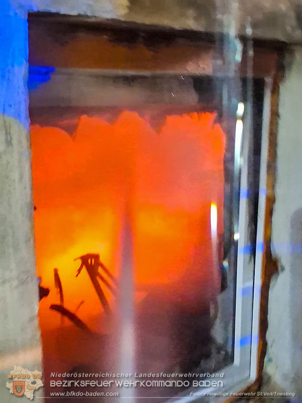 20250220 Brand eines Nebengebäudes in St.Veit a.d.Triesting Foto: Freiwillige Feuerwehr St.Veit/Triesting 20250220 Brand eines Nebengebäudes in St.Veit a.d.Triesting Foto: Freiwillige Feuerwehr St.Veit/Triesting