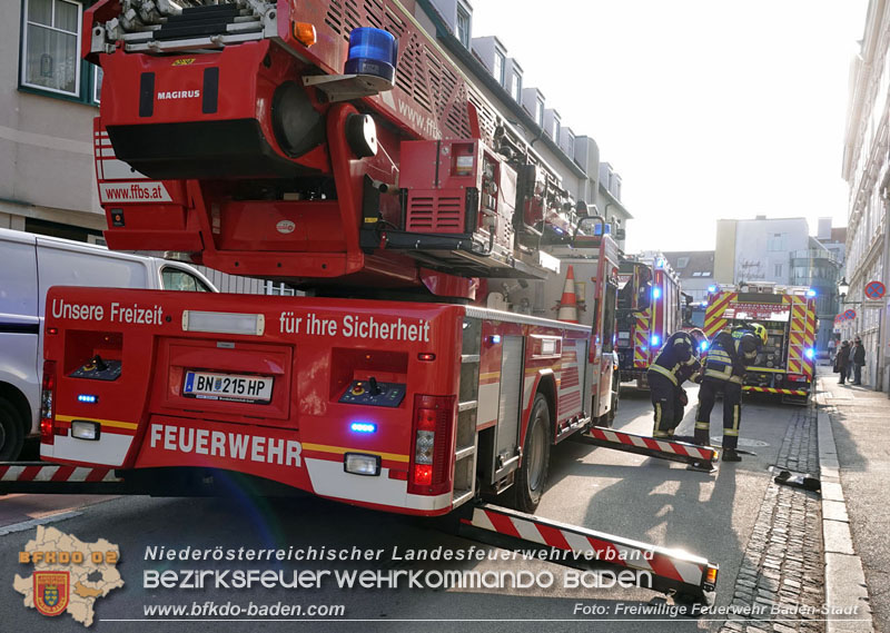 20250224_Brand in Badener Wohnhausanlage - Feuerwehr rettet bewusstlose Person Foto: Freiwillige Feuerwehr Baden-Stadt 20250224_Brand in Badener Wohnhausanlage - Feuerwehr rettet bewusstlose Person Foto: Freiwillige Feuerwehr Baden-Stadt