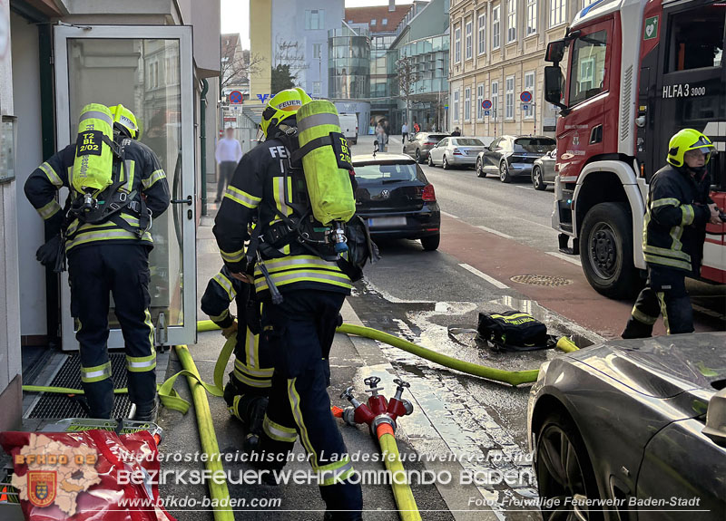 20250224_Brand in Badener Wohnhausanlage - Feuerwehr rettet bewusstlose Person Foto: Freiwillige Feuerwehr Baden-Stadt 20250224_Brand in Badener Wohnhausanlage - Feuerwehr rettet bewusstlose Person Foto: Freiwillige Feuerwehr Baden-Stadt