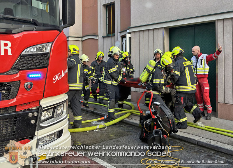 20250224_Brand in Badener Wohnhausanlage - Feuerwehr rettet bewusstlose Person Foto: Freiwillige Feuerwehr Baden-Stadt 20250224_Brand in Badener Wohnhausanlage - Feuerwehr rettet bewusstlose Person Foto: Freiwillige Feuerwehr Baden-Stadt