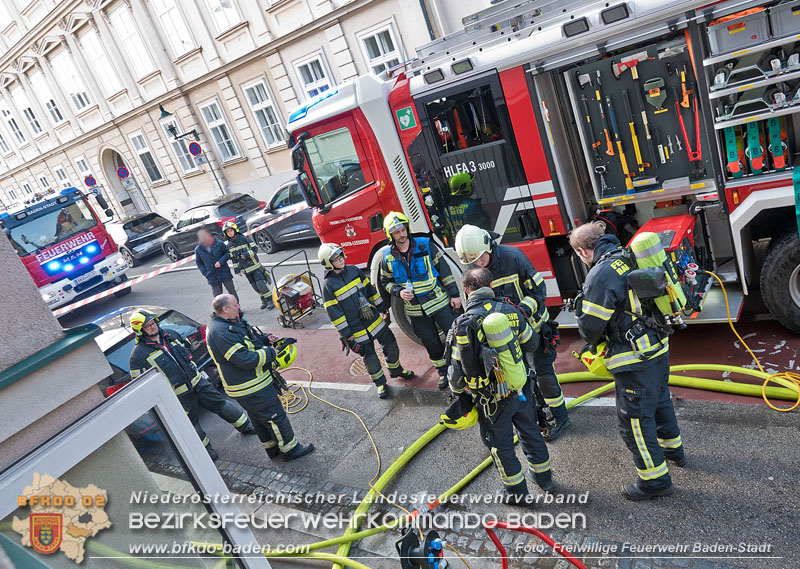 20250224_Brand in Badener Wohnhausanlage - Feuerwehr rettet bewusstlose Person    Foto: Freiwillige Feuerwehr Baden-Stadt