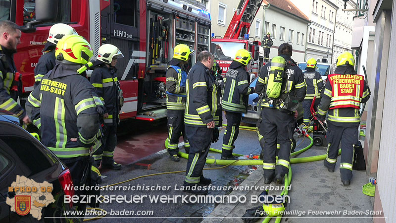20250224_Brand in Badener Wohnhausanlage - Feuerwehr rettet bewusstlose Person Foto: Freiwillige Feuerwehr Baden-Stadt 20250224_Brand in Badener Wohnhausanlage - Feuerwehr rettet bewusstlose Person Foto: Freiwillige Feuerwehr Baden-Stadt