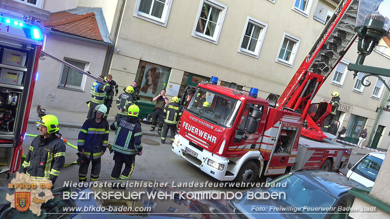20250224_Brand in Badener Wohnhausanlage - Feuerwehr rettet bewusstlose Person Foto: Freiwillige Feuerwehr Baden-Stadt 20250224_Brand in Badener Wohnhausanlage - Feuerwehr rettet bewusstlose Person Foto: Freiwillige Feuerwehr Baden-Stadt