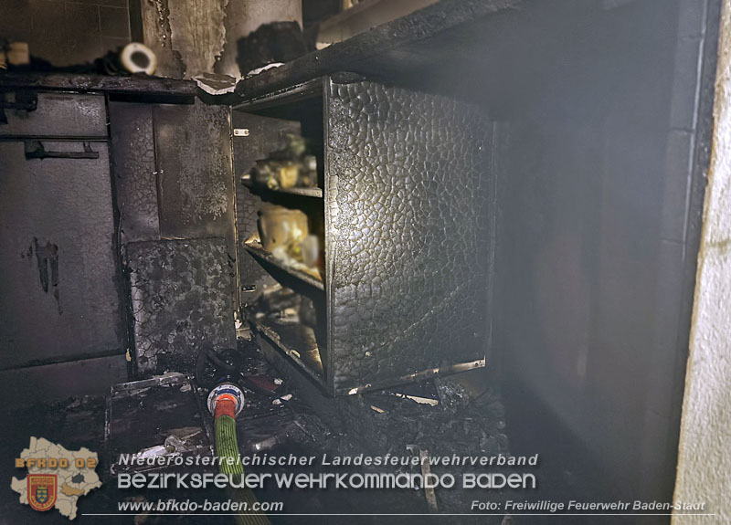 20250224_Brand in Badener Wohnhausanlage - Feuerwehr rettet bewusstlose Person Foto: Freiwillige Feuerwehr Baden-Stadt 20250224_Brand in Badener Wohnhausanlage - Feuerwehr rettet bewusstlose Person Foto: Freiwillige Feuerwehr Baden-Stadt