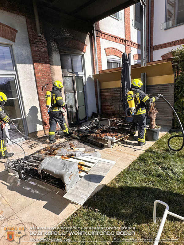 20250302_Brand auf Terrasse bei Wohnhausanlage in Oberwaltersdorf   Foto: Freiwillige Feuerwehr Oberwaltersdorf