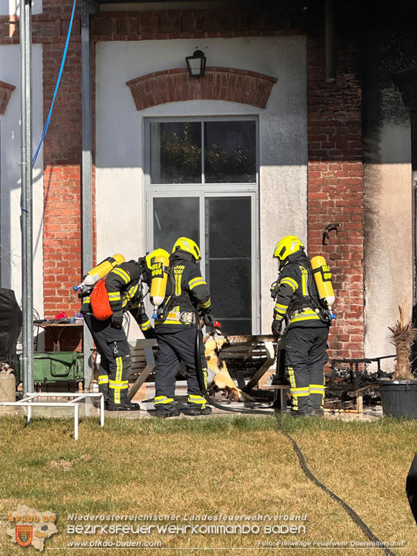 20250302_Brand auf Terrasse bei Wohnhausanlage in Oberwaltersdorf   Foto: Freiwillige Feuerwehr Oberwaltersdorf