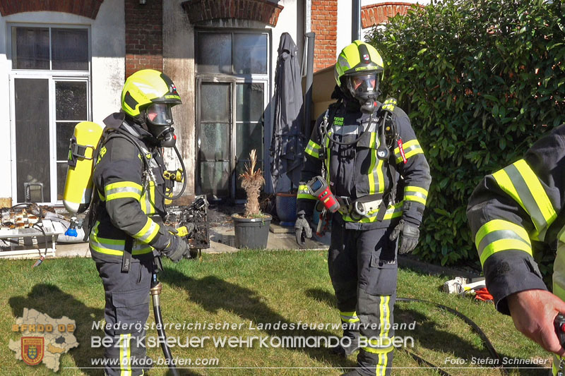 20250302_Brand auf Terrasse bei Wohnhausanlage in Oberwaltersdorf   Foto: Stefan Schneider BFKDO BADEN