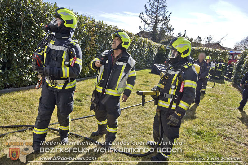 20250302_Brand auf Terrasse bei Wohnhausanlage in Oberwaltersdorf   Foto: Stefan Schneider BFKDO BADEN