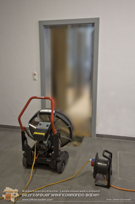 20250302_Brand auf Terrasse bei Wohnhausanlage in Oberwaltersdorf Foto: Stefan Schneider BFKDO BADEN