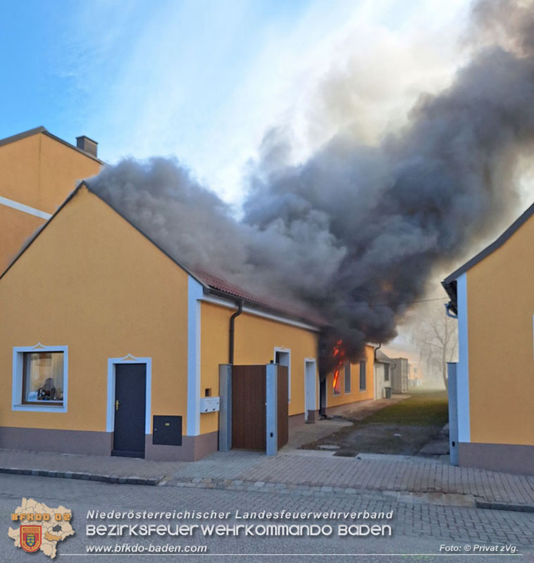 20250303_Großeinsatz bei Zimmerbrand in Günselsdorf   Foto: Privat zur Verfügung gestellt