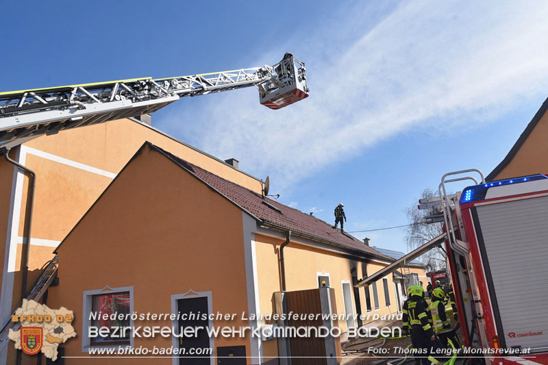 20250303_Großeinsatz bei Zimmerbrand in Günselsdorf   Foto: Thomas Lenger Monatsrevue.at