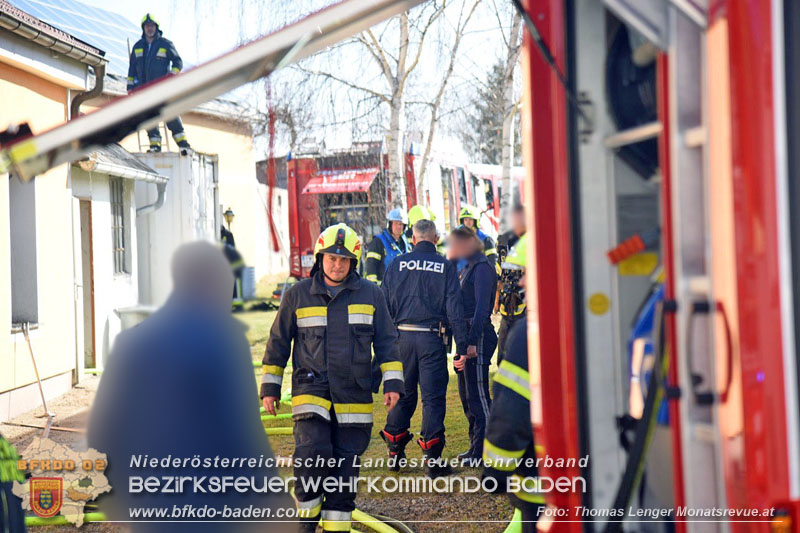 20250303_Großeinsatz bei Zimmerbrand in Günselsdorf   Foto: Thomas Lenger Monatsrevue.at