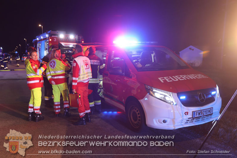 20250310_Dachstuhlbrand in alter Bleiwarenfabrik Gumpoldskirchen auch 3 Feuerwehren aus dem Bezirk BADEN im Lscheinsatz Foto: Stefan Schneider BFKDO BADEN