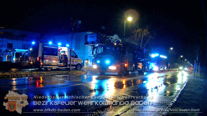 20250313_Notöffnung - Tür in Baden mit dem Zusatztext „Kleinkind in Wohnung, Herd eingeschalten" Foto: Freiwillige Feuerwehr Baden-Stadt / Stefan Schneider 20250313_Notöffnung - Tür in Baden mit dem Zusatztext „Kleinkind in Wohnung, Herd eingeschalten" Foto: Freiwillige Feuerwehr Baden-Stadt / Stefan Schneider