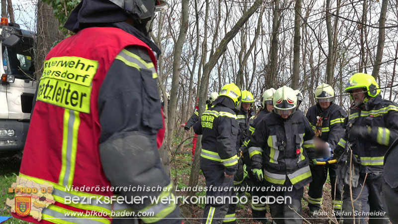 20250325_Medizinischer Notfall eines LKW Lenkers in Traiskirchen Möllersdorf Foto: Stefan Schneider BFKDO BADEN 20250325_Medizinischer Notfall eines LKW Lenkers in Traiskirchen Möllersdorf Foto: Stefan Schneider BFKDO BADEN