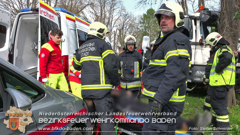 20250325_Medizinischer Notfall eines LKW Lenkers in Traiskirchen Möllersdorf Foto: Stefan Schneider BFKDO BADEN 20250325_Medizinischer Notfall eines LKW Lenkers in Traiskirchen Möllersdorf Foto: Stefan Schneider BFKDO BADEN