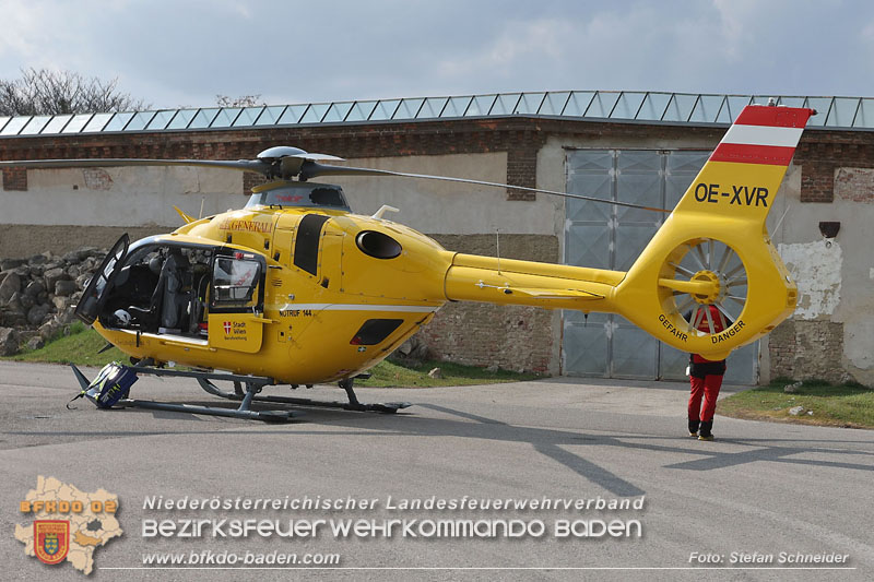 20250325_Medizinischer Notfall eines LKW Lenkers in Traiskirchen Mllersdorf   Foto: Stefan Schneider BFKDO BADEN