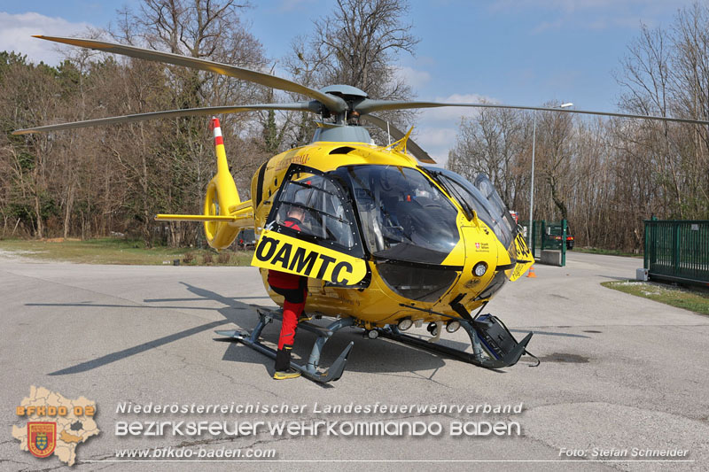 20250325_Medizinischer Notfall eines LKW Lenkers in Traiskirchen Mllersdorf   Foto: Stefan Schneider BFKDO BADEN