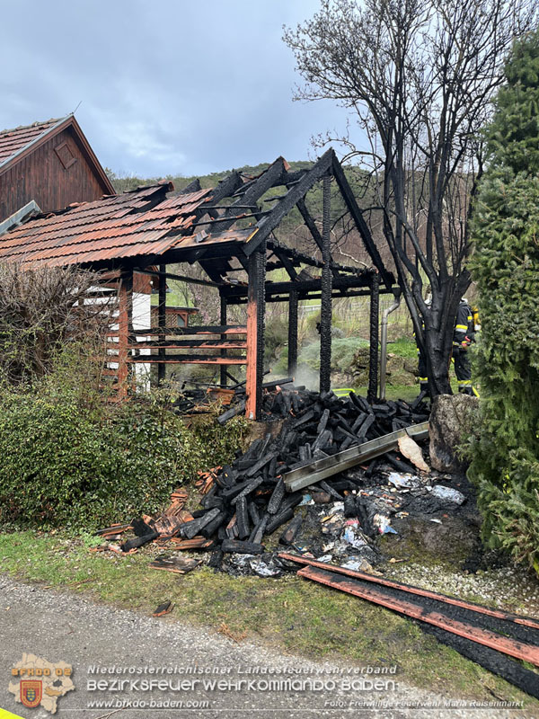 20250405_Brand auf dem Areal eines Pferdehofs in Maria Raisenmarkt Gemeinde Alland   Foto: Magdalena Freiller FF Maria Raisenmarkt