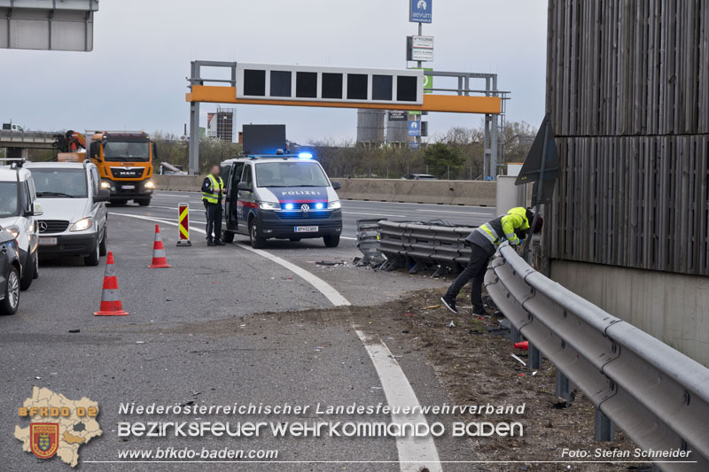 20250407_Schwerer Verkehrsunfall in der Abfahrt Baden A2 Foto: Stefan Schneider BFKDO BADEN 20250407_Schwerer Verkehrsunfall in der Abfahrt Baden A2 Foto: Stefan Schneider BFKDO BADEN