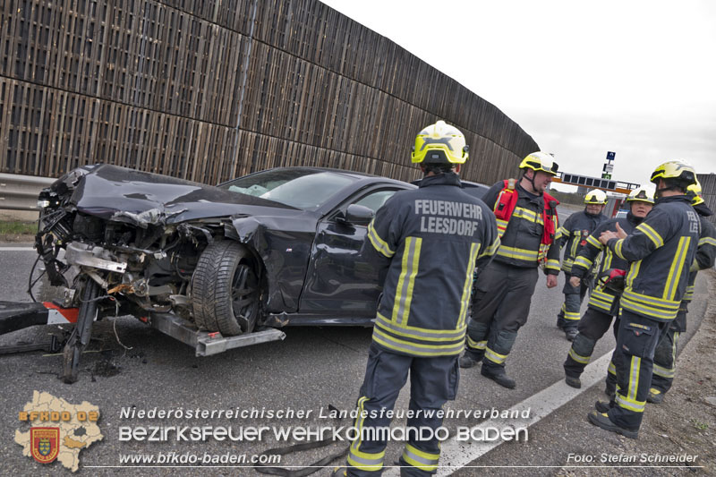 20250407_Schwerer Verkehrsunfall in der Abfahrt Baden A2 Foto: Stefan Schneider BFKDO BADEN 20250407_Schwerer Verkehrsunfall in der Abfahrt Baden A2 Foto: Stefan Schneider BFKDO BADEN