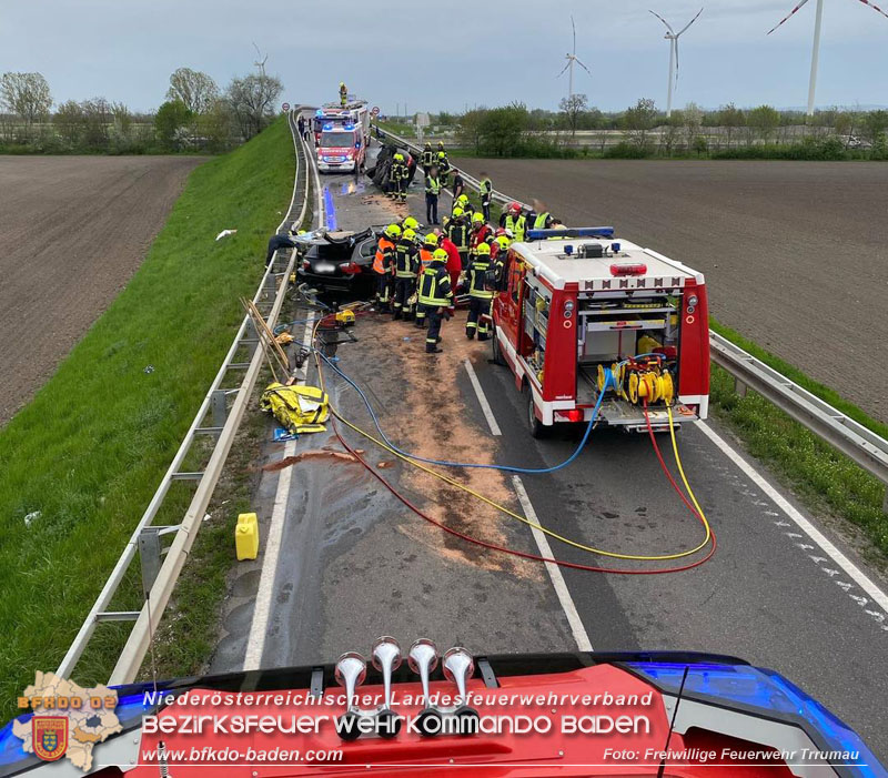 20250417_Frontalzusammensto zwei Fahrzeuge auf der L156 zwischen Trumau und Moosbrunn   Foto: Freiwillige Feuerwehr Trumau