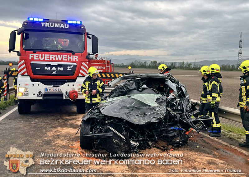 20250417_Frontalzusammensto zwei Fahrzeuge auf der L156 zwischen Trumau und Moosbrunn   Foto: Freiwillige Feuerwehr Trumau