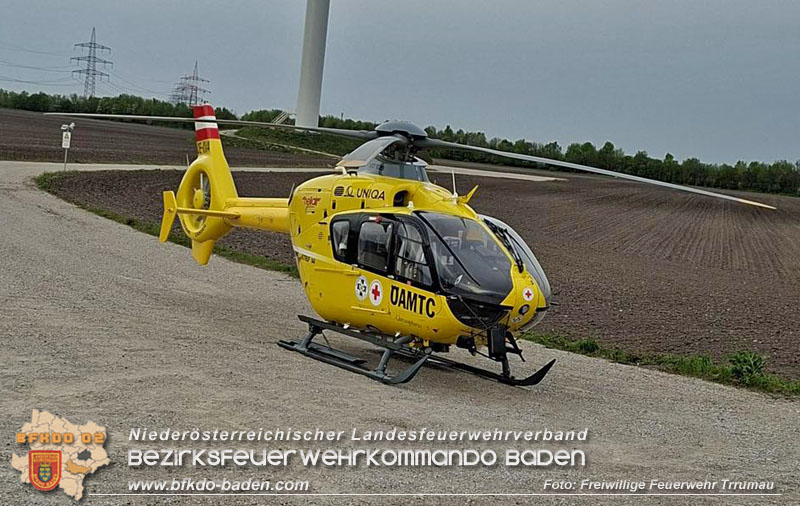 20250417_Frontalzusammensto zwei Fahrzeuge auf der L156 zwischen Trumau und Moosbrunn   Foto: Freiwillige Feuerwehr Trumau