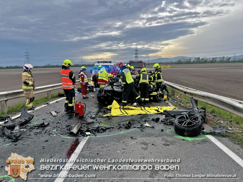 20250417_Frontalzusammensto zwei Fahrzeuge auf der L156 zwischen Trumau und Moosbrunn   Foto: Thomas Lenger Monatsrevue.at
