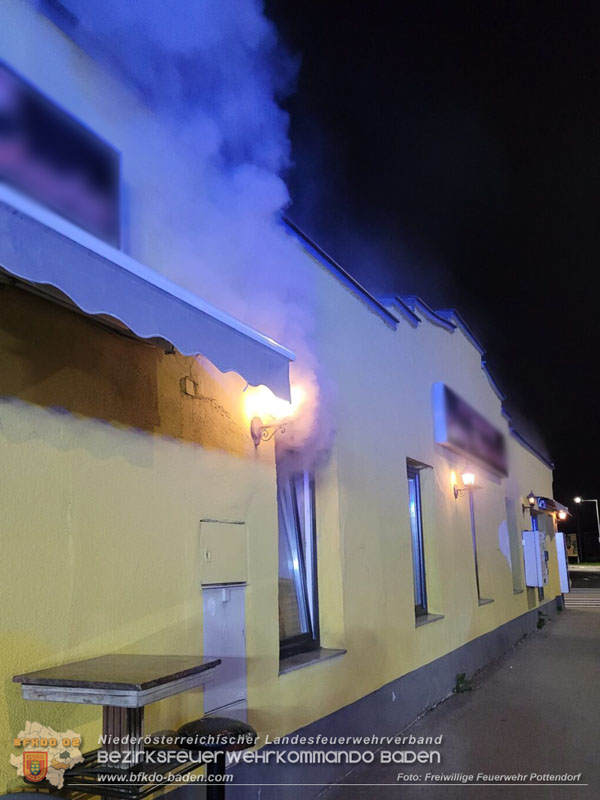 20250424_Nächtlicher Brand in einem Lokal in Pottendorf Foto: Freiwillige Feuerwehr Pottendorf 20250424_Nächtlicher Brand in einem Lokal in Pottendorf Foto: Freiwillige Feuerwehr Pottendorf