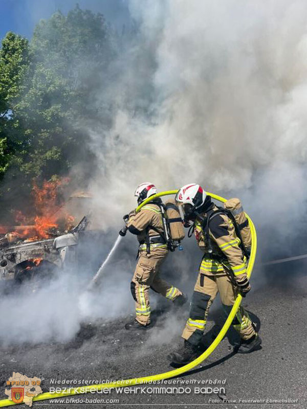 20250502_Fahrzeugbrand auf der A3 zwischen Ebreichsdorf und Pottendorf  Foto: FF Ebreichsdorf