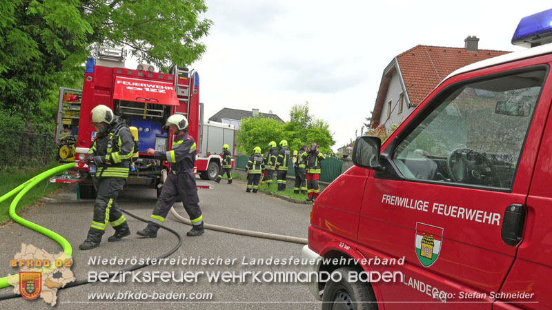 20250530_Garagenbrand - Feuerwehr verhindert Übergreifen auf Wohnräume Foto: Stefan Schneider BFK BADEN 20250530_Garagenbrand - Feuerwehr verhindert Übergreifen auf Wohnräume Foto: Stefan Schneider BFK BADEN