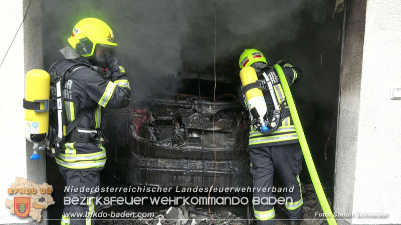 20250530_Garagenbrand - Feuerwehr verhindert Übergreifen auf Wohnräume Foto: Stefan Schneider BFK BADEN 20250530_Garagenbrand - Feuerwehr verhindert Übergreifen auf Wohnräume Foto: Stefan Schneider BFK BADEN