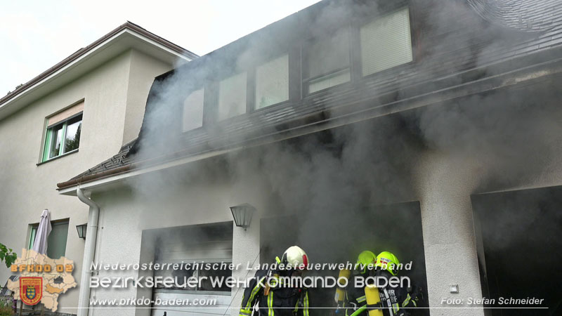 20250530_Garagenbrand - Feuerwehr verhindert Übergreifen auf Wohnräume Foto: Stefan Schneider BFK BADEN 20250530_Garagenbrand - Feuerwehr verhindert Übergreifen auf Wohnräume Foto: Stefan Schneider BFK BADEN