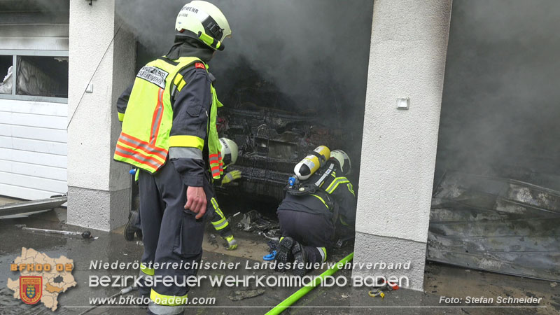 20250530_Garagenbrand - Feuerwehr verhindert Übergreifen auf Wohnräume Foto: Stefan Schneider BFK BADEN 20250530_Garagenbrand - Feuerwehr verhindert Übergreifen auf Wohnräume Foto: Stefan Schneider BFK BADEN