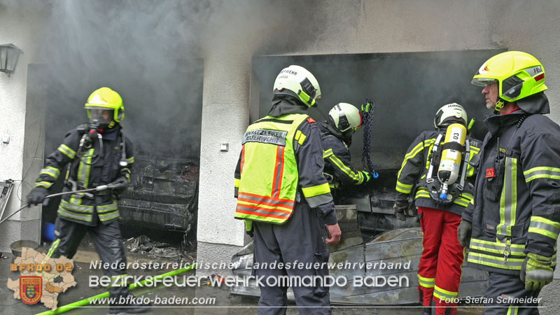20250530_Garagenbrand - Feuerwehr verhindert Übergreifen auf Wohnräume Foto: Stefan Schneider BFK BADEN 20250530_Garagenbrand - Feuerwehr verhindert Übergreifen auf Wohnräume Foto: Stefan Schneider BFK BADEN