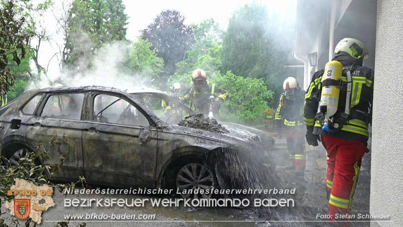 20250530_Garagenbrand - Feuerwehr verhindert Übergreifen auf Wohnräume Foto: Stefan Schneider BFK BADEN 20250530_Garagenbrand - Feuerwehr verhindert Übergreifen auf Wohnräume Foto: Stefan Schneider BFK BADEN