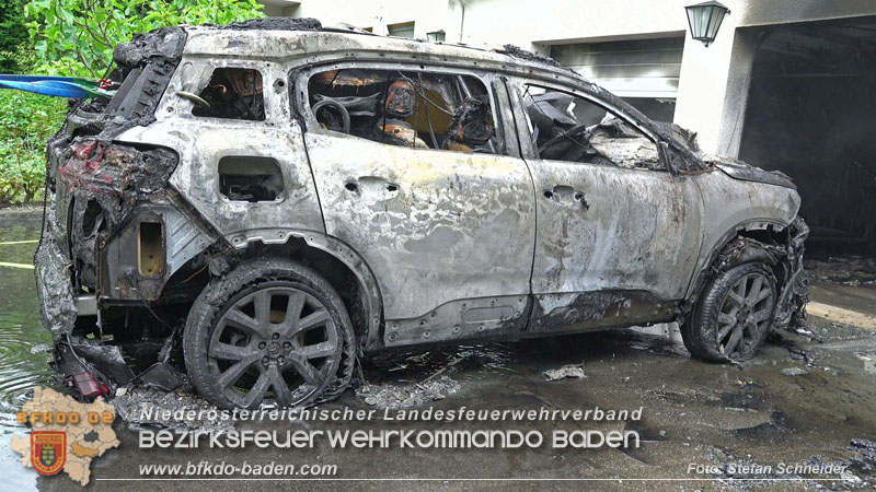 20250530_Garagenbrand - Feuerwehr verhindert Übergreifen auf Wohnräume Foto: Stefan Schneider BFK BADEN 20250530_Garagenbrand - Feuerwehr verhindert Übergreifen auf Wohnräume Foto: Stefan Schneider BFK BADEN