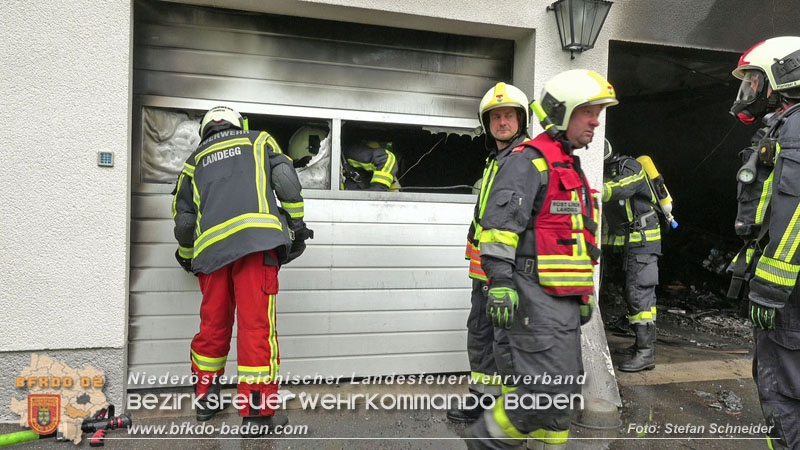 20250530_Garagenbrand - Feuerwehr verhindert Übergreifen auf Wohnräume Foto: Stefan Schneider BFK BADEN 20250530_Garagenbrand - Feuerwehr verhindert Übergreifen auf Wohnräume Foto: Stefan Schneider BFK BADEN
