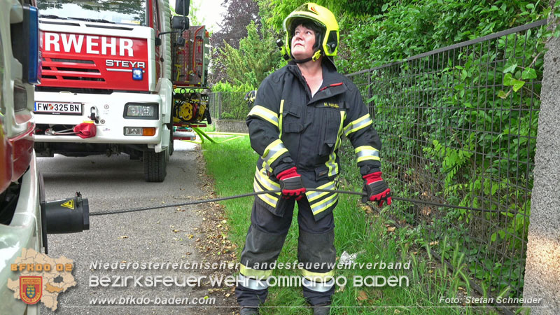 20250530_Garagenbrand - Feuerwehr verhindert Übergreifen auf Wohnräume Foto: Stefan Schneider BFK BADEN 20250530_Garagenbrand - Feuerwehr verhindert Übergreifen auf Wohnräume Foto: Stefan Schneider BFK BADEN
