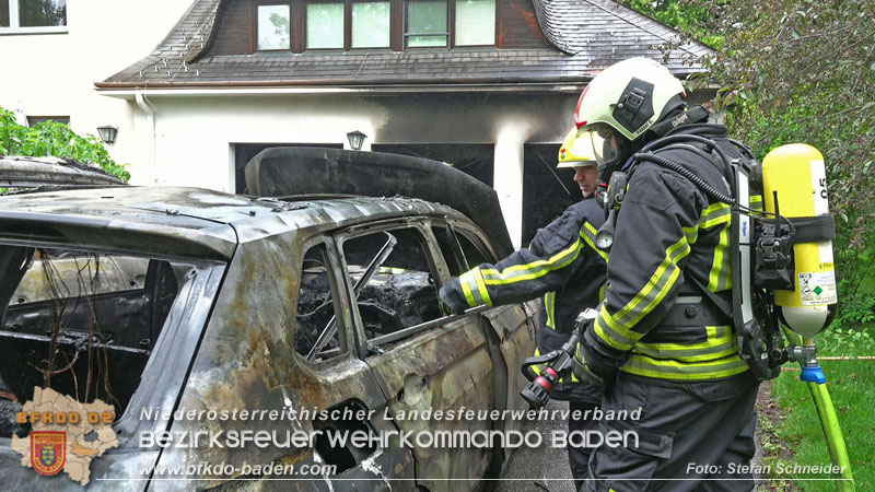 20250530_Garagenbrand - Feuerwehr verhindert Übergreifen auf Wohnräume Foto: Stefan Schneider BFK BADEN 20250530_Garagenbrand - Feuerwehr verhindert Übergreifen auf Wohnräume Foto: Stefan Schneider BFK BADEN