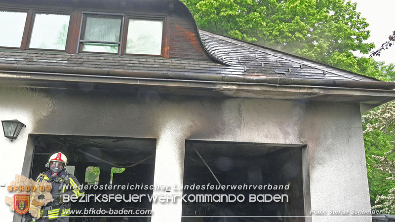 20250530_Garagenbrand - Feuerwehr verhindert Übergreifen auf Wohnräume Foto: Stefan Schneider BFK BADEN 20250530_Garagenbrand - Feuerwehr verhindert Übergreifen auf Wohnräume Foto: Stefan Schneider BFK BADEN