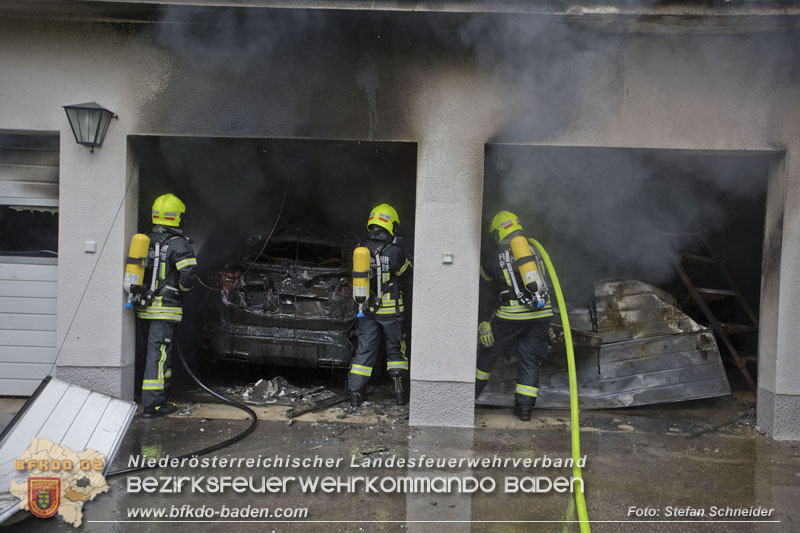 20250530_Garagenbrand - Feuerwehr verhindert Übergreifen auf Wohnräume Foto: Stefan Schneider BFK BADEN 20250530_Garagenbrand - Feuerwehr verhindert Übergreifen auf Wohnräume Foto: Stefan Schneider BFK BADEN