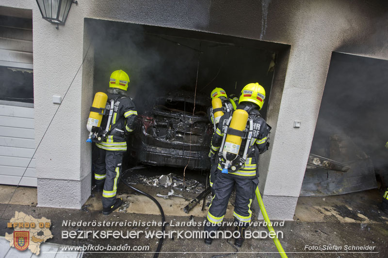 20250530_Garagenbrand - Feuerwehr verhindert Übergreifen auf Wohnräume Foto: Stefan Schneider BFK BADEN 20250530_Garagenbrand - Feuerwehr verhindert Übergreifen auf Wohnräume Foto: Stefan Schneider BFK BADEN