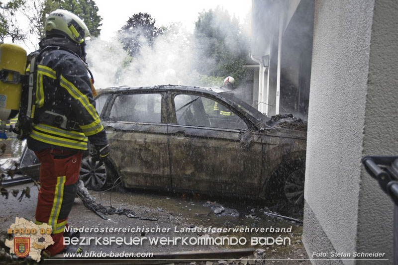 20250530_Garagenbrand - Feuerwehr verhindert Übergreifen auf Wohnräume Foto: Stefan Schneider BFK BADEN 20250530_Garagenbrand - Feuerwehr verhindert Übergreifen auf Wohnräume Foto: Stefan Schneider BFK BADEN