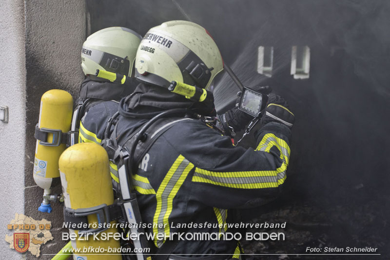 20250530_Garagenbrand - Feuerwehr verhindert Übergreifen auf Wohnräume Foto: Stefan Schneider BFK BADEN 20250530_Garagenbrand - Feuerwehr verhindert Übergreifen auf Wohnräume Foto: Stefan Schneider BFK BADEN